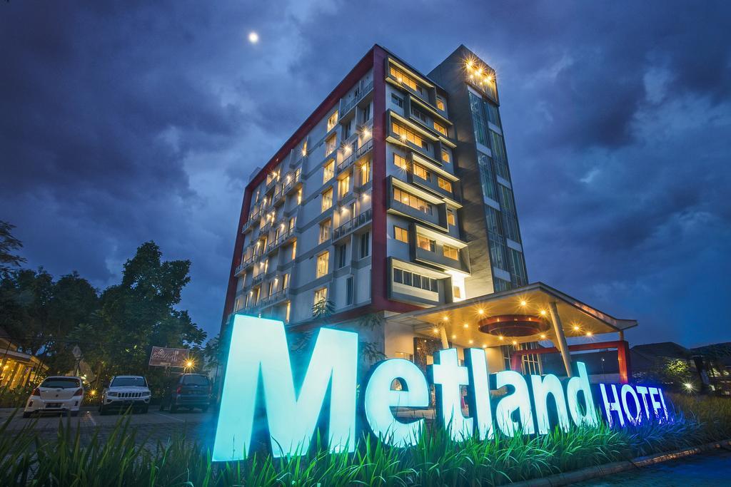 Metland Hotel Cirebon By Horison Exterior photo